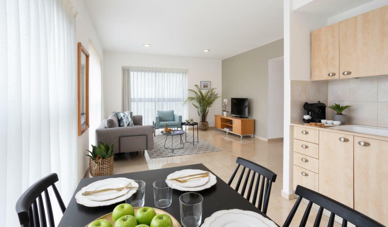 อพาร์ตโฮเทล โอเคียนอส บามารีนา Aparthotel Herzliya ภายนอก รูปภาพ